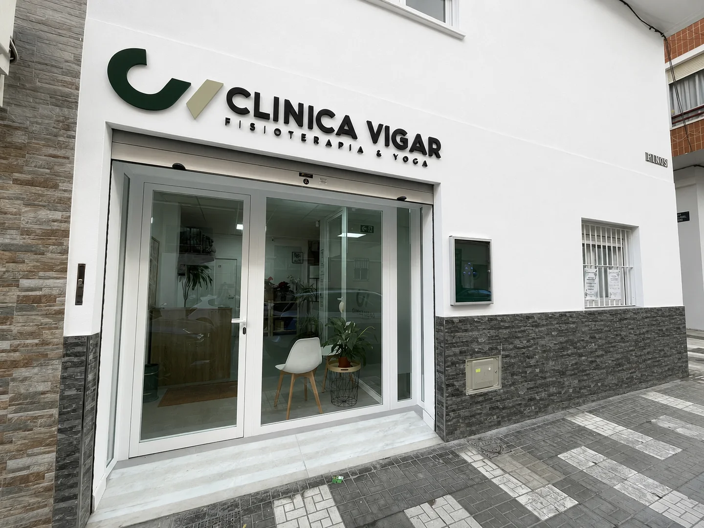 Fachada de Clínica Vigar en Málaga
